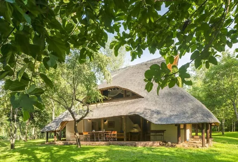 هتل Lokuthula Lodge