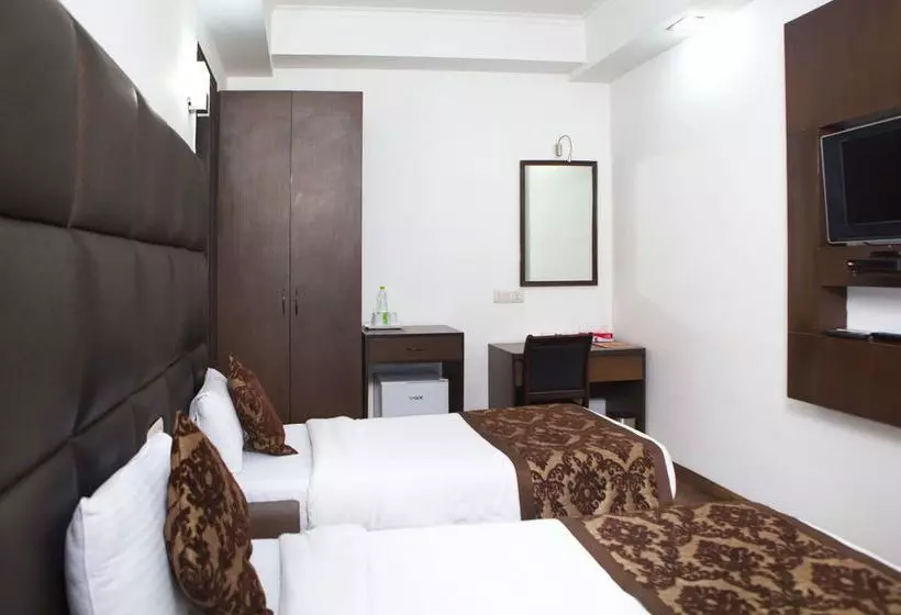 Отель Oyo Premium Jasola Apollo