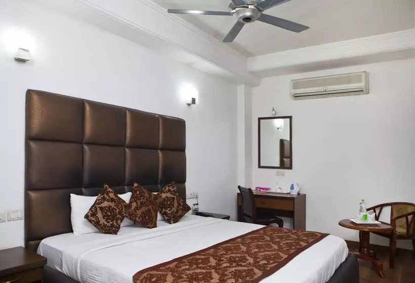 Отель Oyo Premium Jasola Apollo