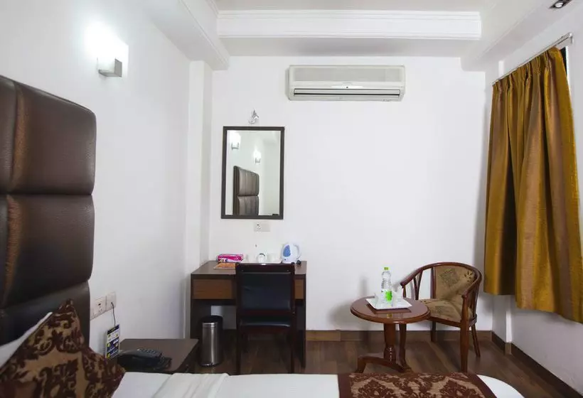 Отель Oyo Premium Jasola Apollo