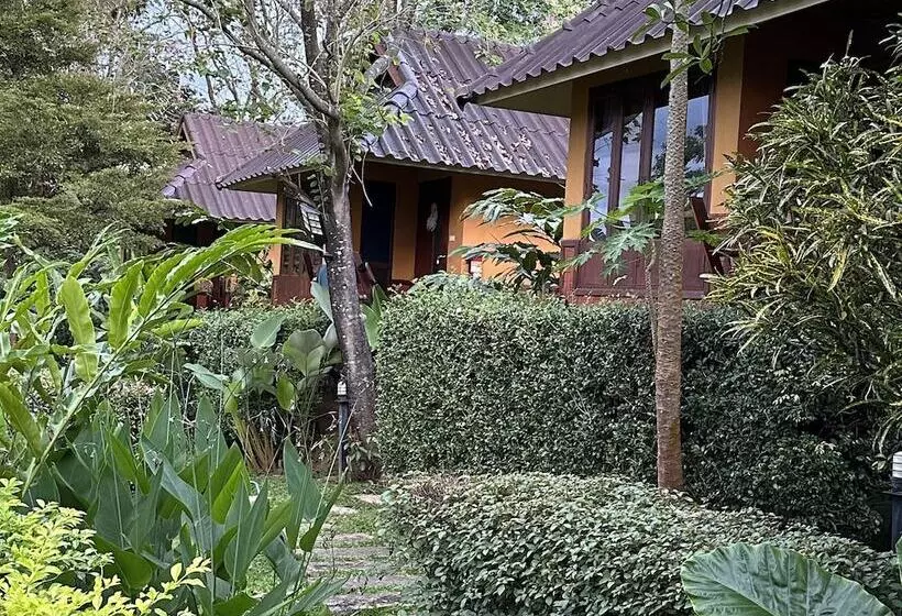 هتل Pura Vida Pai Resort