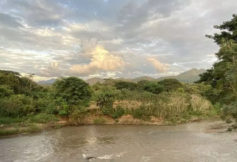 هتل Pura Vida Pai Resort