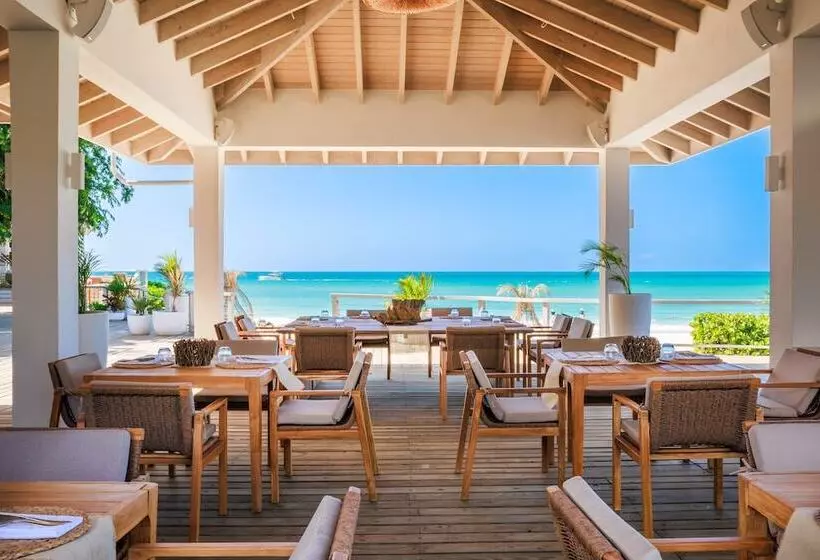 هتل Tamarind Hills Resort & Villas