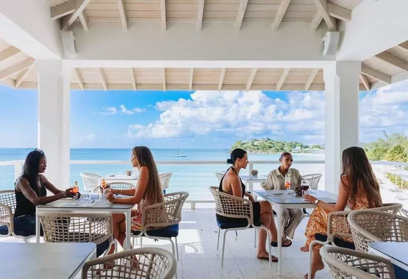 هتل Tamarind Hills Resort & Villas