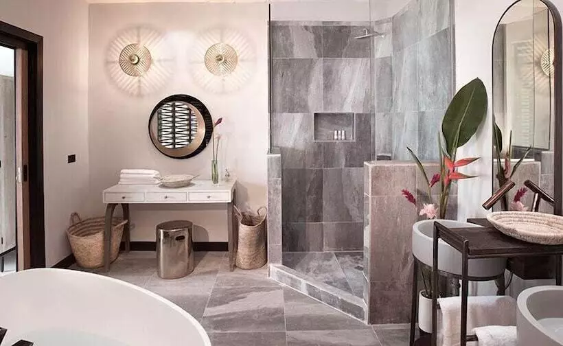 هتل Tamarind Hills Resort & Villas