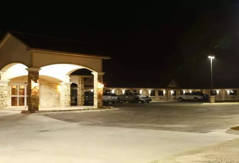 모텔 Eagle Ford Inn