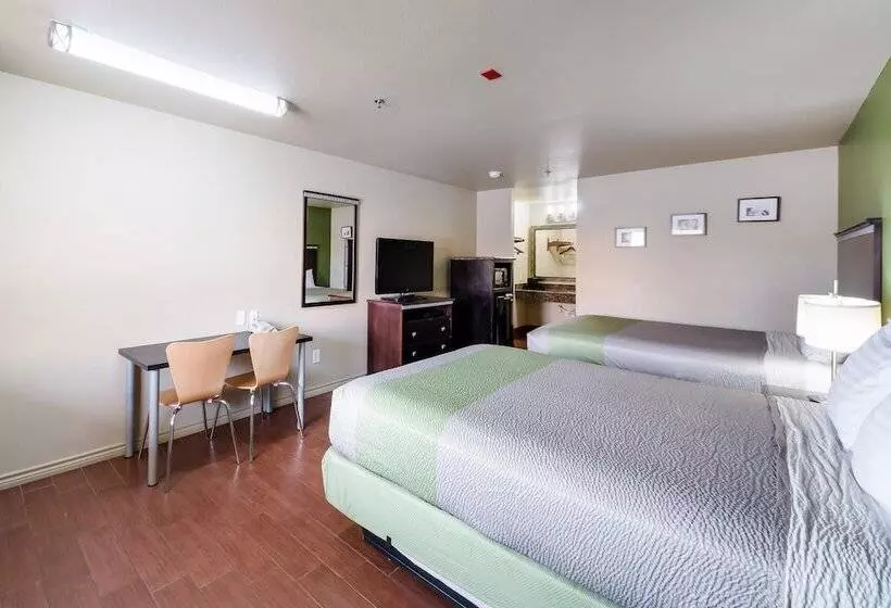 모텔 Eagle Ford Inn