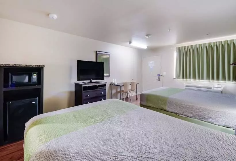 모텔 Eagle Ford Inn