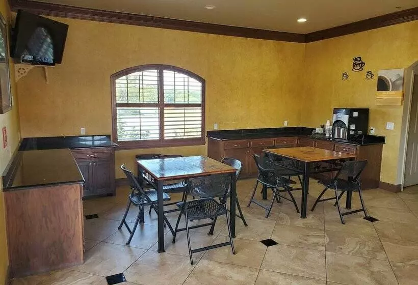 모텔 Eagle Ford Inn