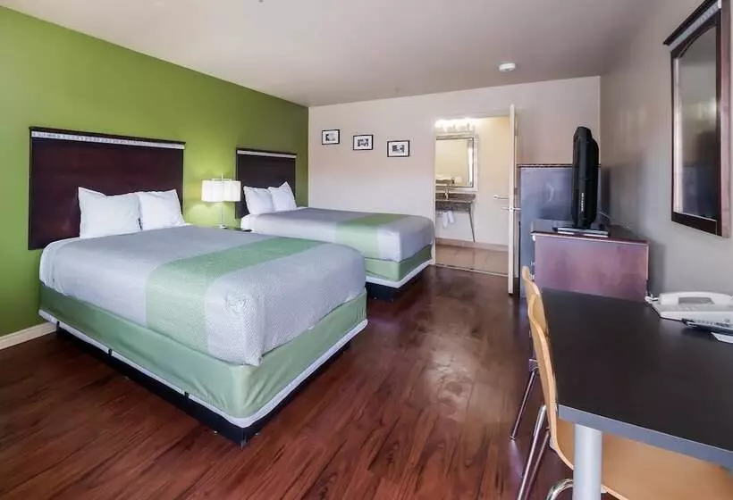 모텔 Eagle Ford Inn