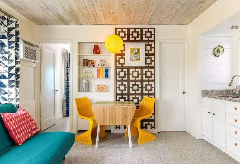 מוטל Sunset Inn And Cottages