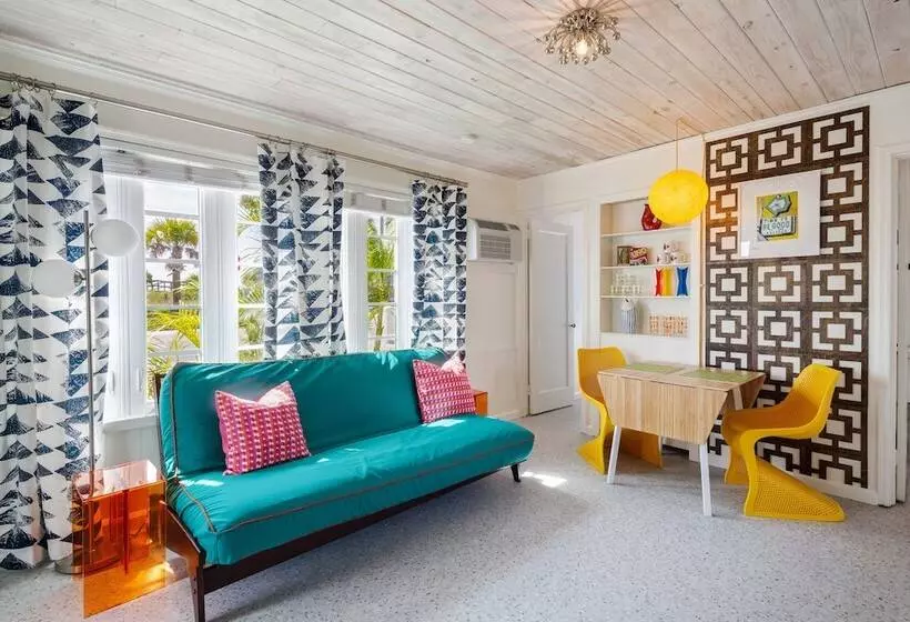 מוטל Sunset Inn And Cottages