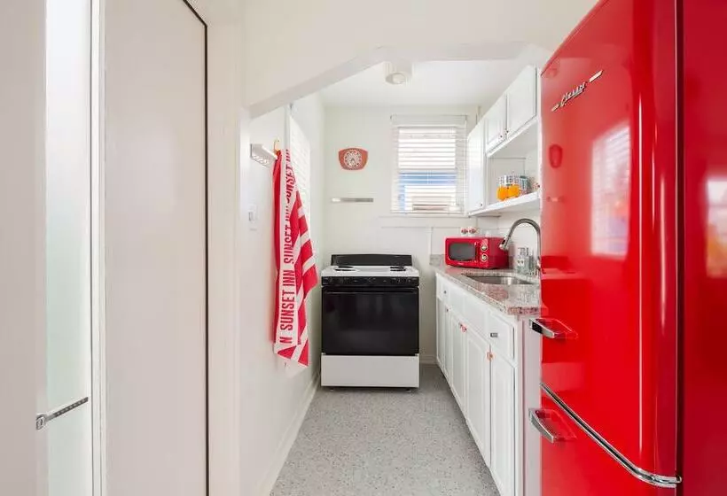 מוטל Sunset Inn And Cottages