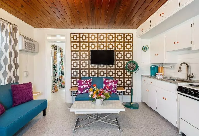 מוטל Sunset Inn And Cottages