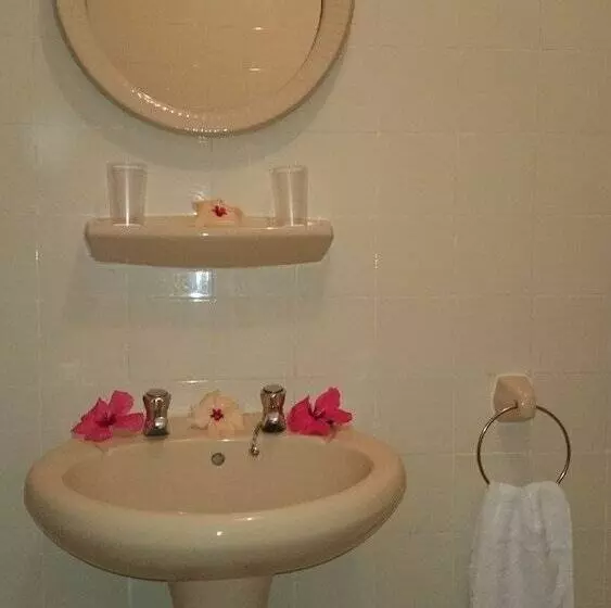 پانسیون C'est Mon Choix