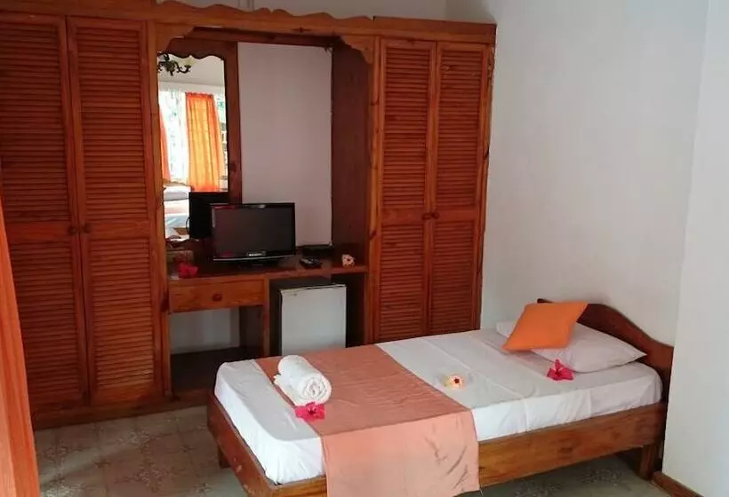 پانسیون C'est Mon Choix