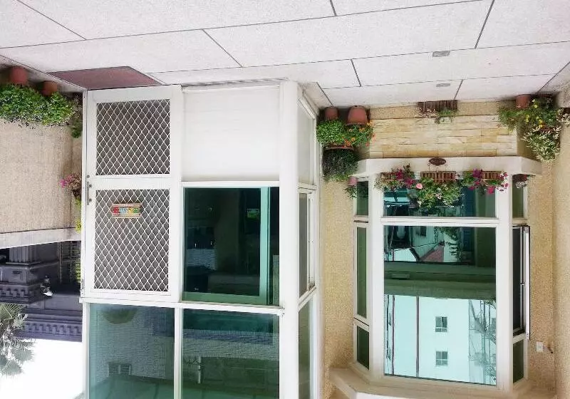 Pensão Encounter Hostel