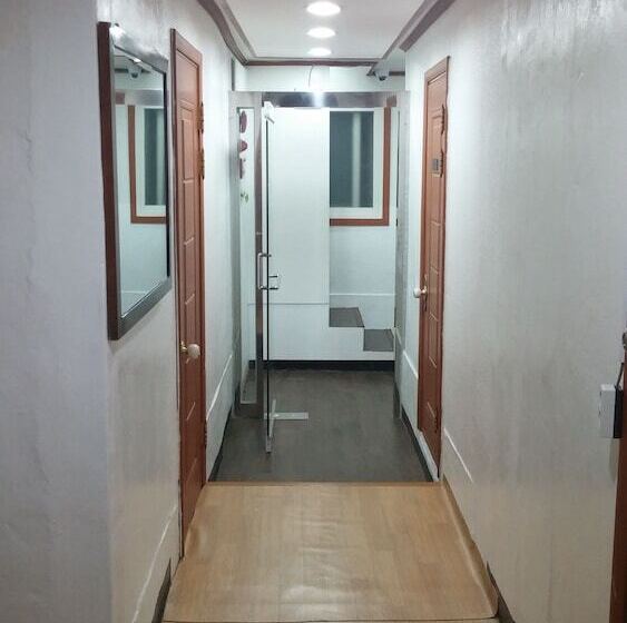 پانسیون J Story Guest House