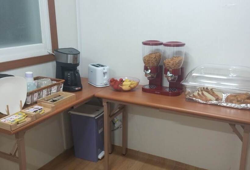 پانسیون J Story Guest House