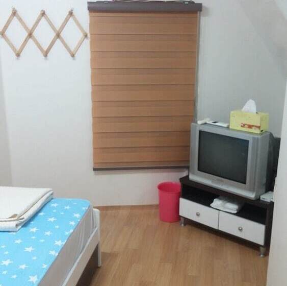 پانسیون J Story Guest House