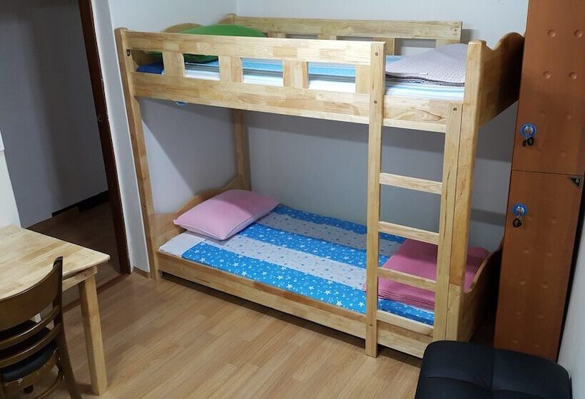 پانسیون J Story Guest House