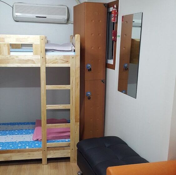 پانسیون J Story Guest House