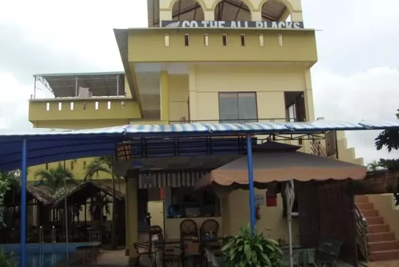 پانسیون Oasis