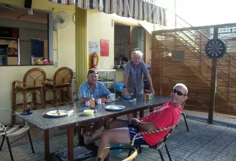 پانسیون Oasis