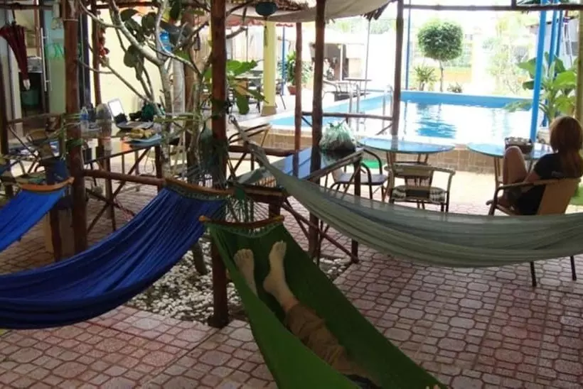 پانسیون Oasis