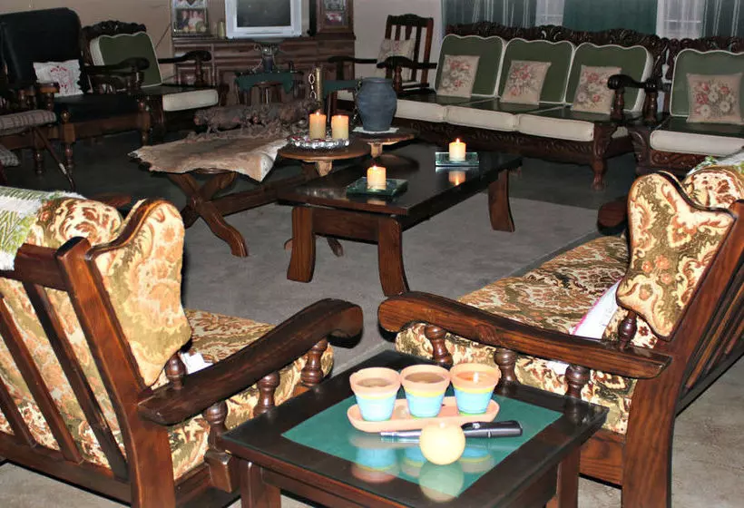پانسیون Tshimologo Farm Guesthouse