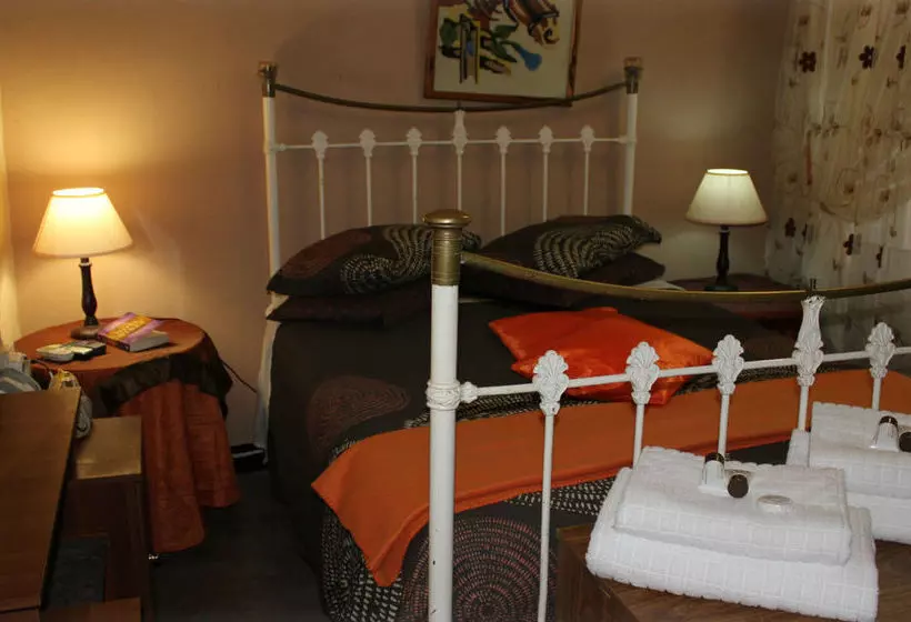 پانسیون Tshimologo Farm Guesthouse