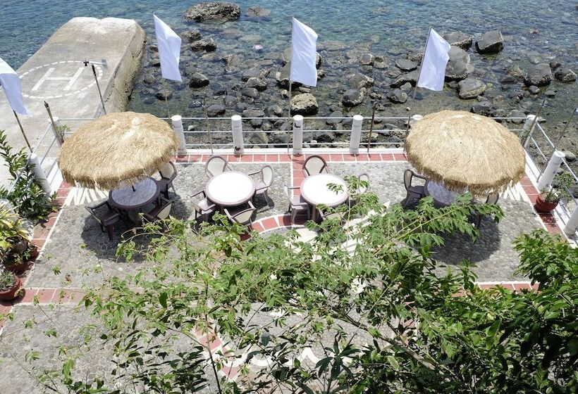 Eagle Point Beach And Dive Resort