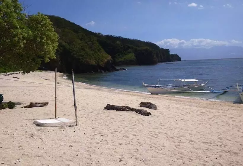 Eagle Point Beach And Dive Resort
