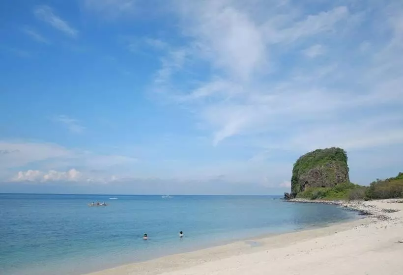 Eagle Point Beach And Dive Resort