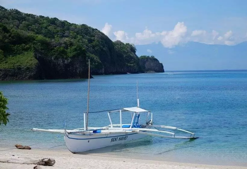 Eagle Point Beach And Dive Resort