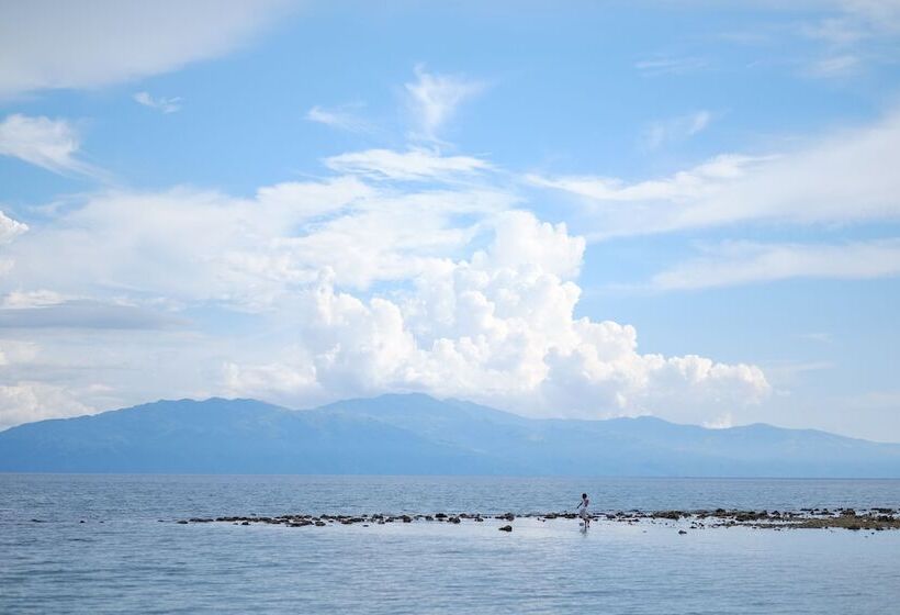 Eagle Point Beach And Dive Resort