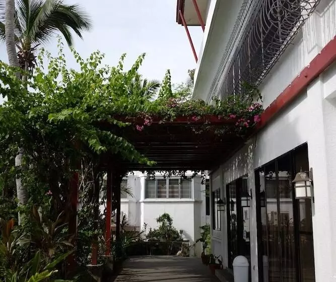 Eagle Point Beach And Dive Resort