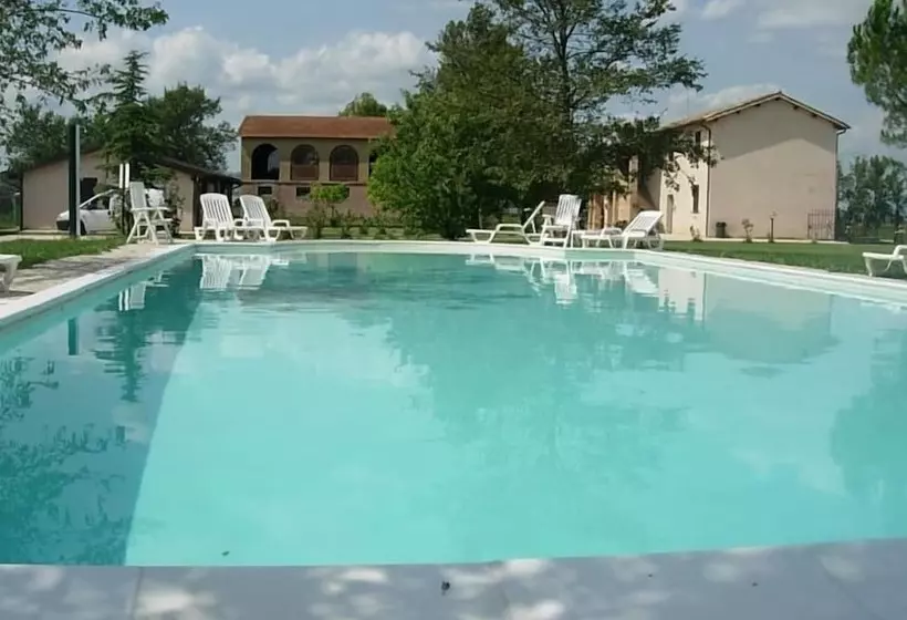 هتل Agriturismo Natalini