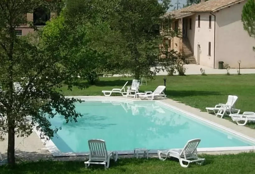 هتل Agriturismo Natalini