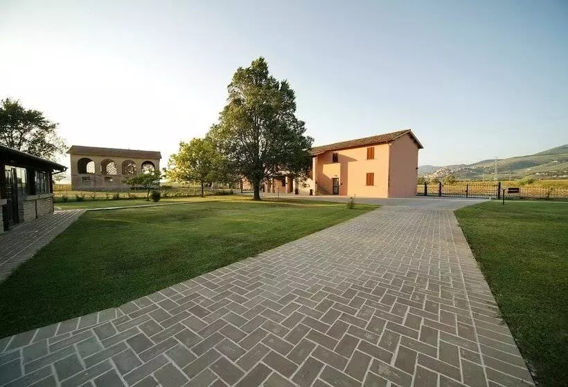 هتل Agriturismo Natalini