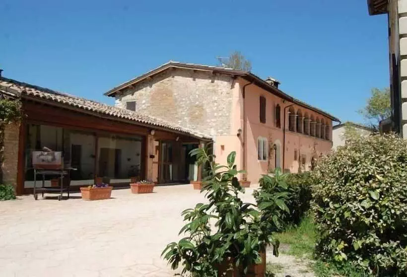 هتل Agriturismo Natalini