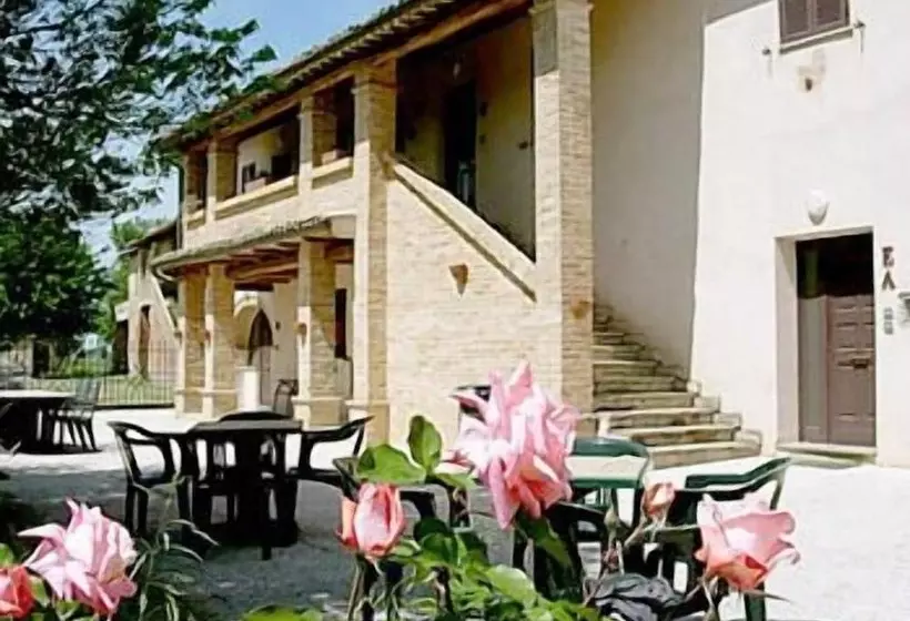 هتل Agriturismo Natalini