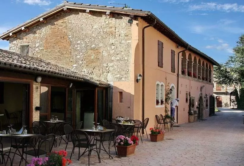 هتل Agriturismo Natalini