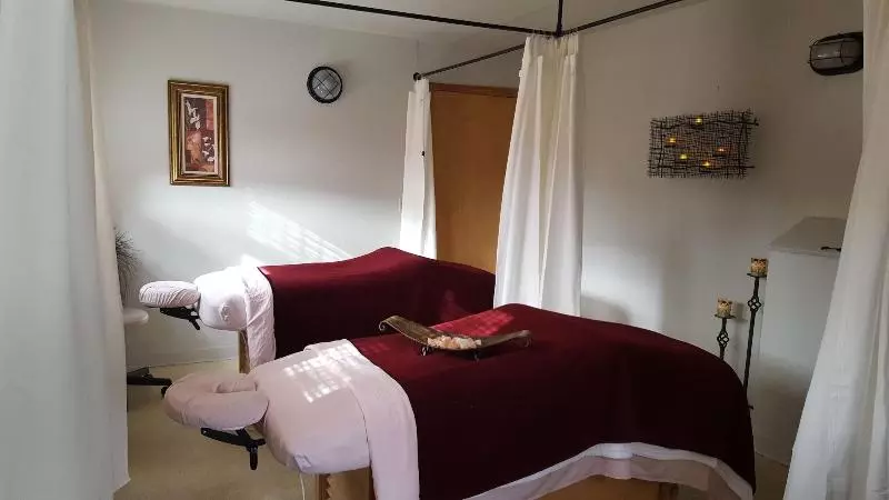 Hotel Carson Hot Springs Resort & Spa