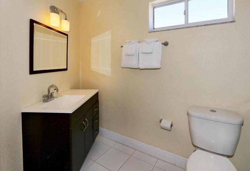 Hotel Chateau Mar Beach Resort