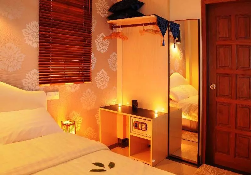 هتل Lvis Boutique