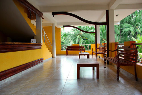 Отель Roy Villa Beach