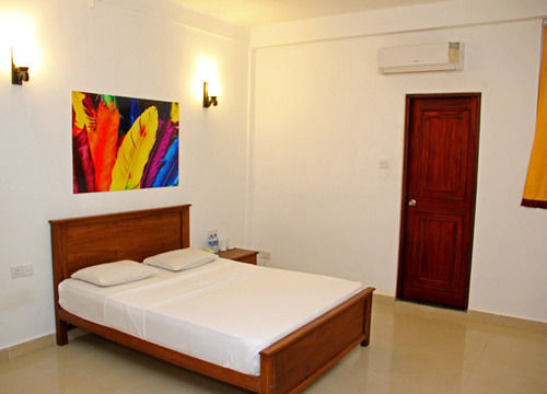 Отель Roy Villa Beach