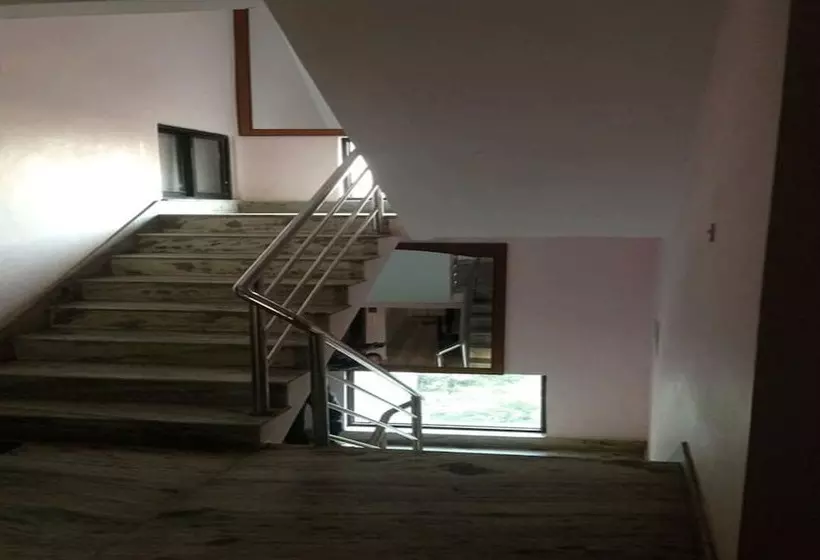 هتل Shiva Shankar