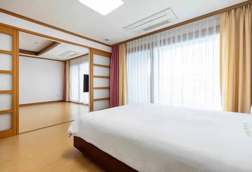فندق The Bay Jeju Resort